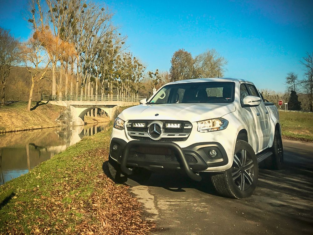 Mercedes X-Class (2017-2020) Grille Kit (Triple-R)