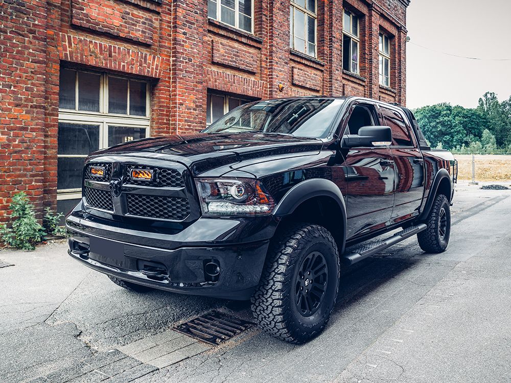 RAM 1500 (2013+) Grille Kit