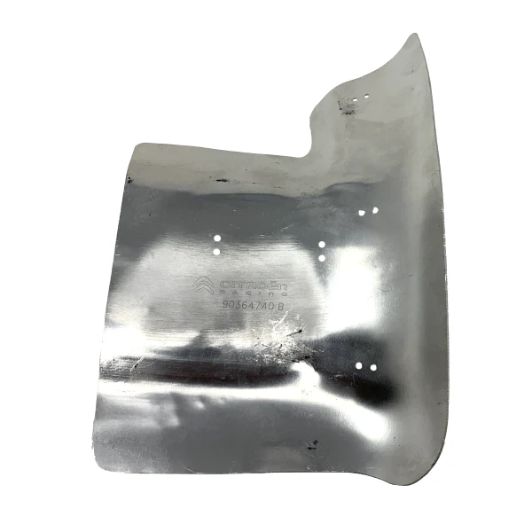 Right front rim deflector
