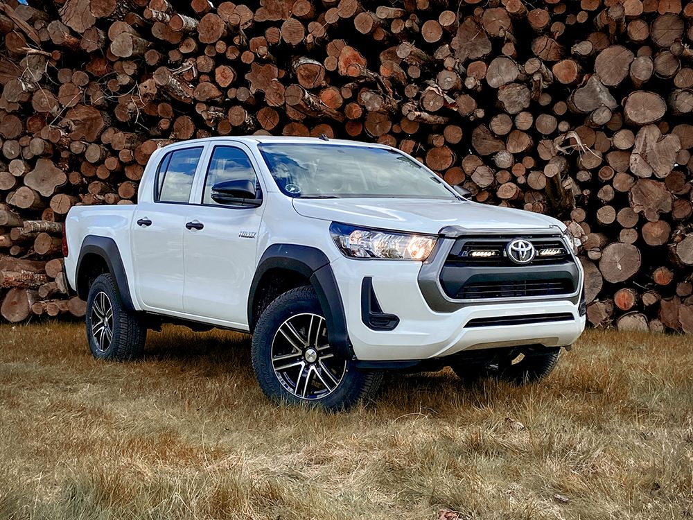 Toyota Hilux (Active, Icon and Invincible Models) (2021+) Grille Kit (for Linear)